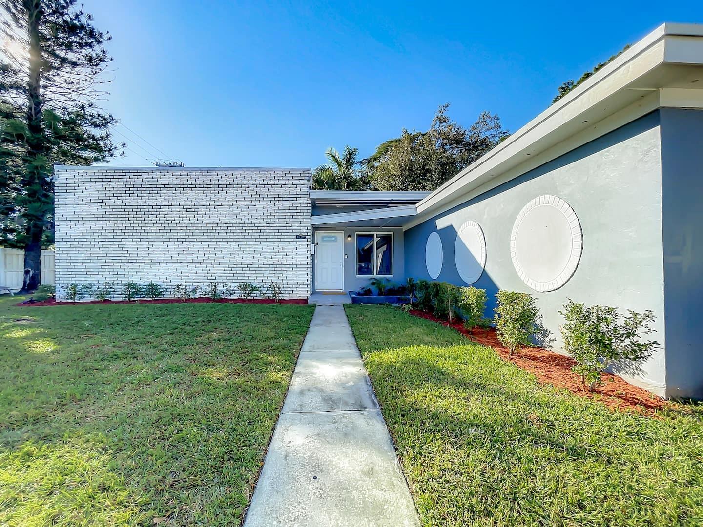 HENDRICKS HEIGHTS - Residential Lease