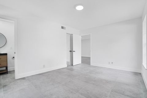 Tiny photo for 737 Nantucket Circle #B, Lake Worth, FL 33467 (MLS # R11163429)