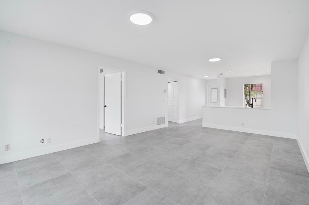 Photo of 737 Nantucket Circle #B, Lake Worth, FL 33467 (MLS # R11163429)