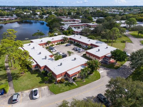 Tiny photo for 737 Nantucket Circle #B, Lake Worth, FL 33467 (MLS # R11163429)