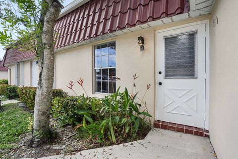 Tiny photo for 737 Nantucket Circle #B, Lake Worth, FL 33467 (MLS # R11163429)