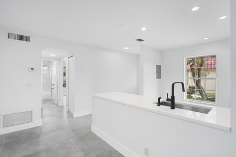 Tiny photo for 737 Nantucket Circle #B, Lake Worth, FL 33467 (MLS # R11163429)