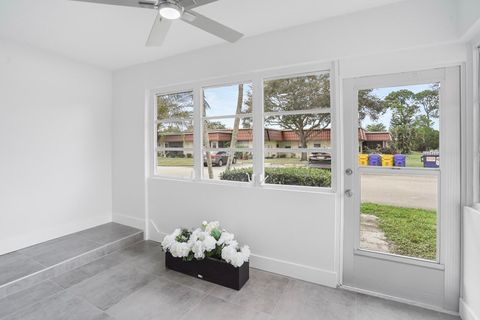 Tiny photo for 737 Nantucket Circle #B, Lake Worth, FL 33467 (MLS # R11163429)