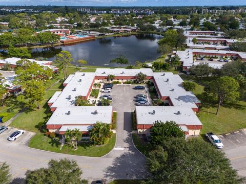 Tiny photo for 737 Nantucket Circle #B, Lake Worth, FL 33467 (MLS # R11163429)