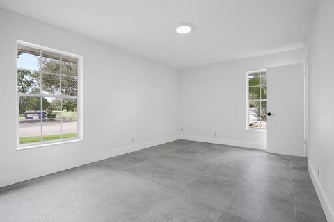 Tiny photo for 737 Nantucket Circle #B, Lake Worth, FL 33467 (MLS # R11163429)