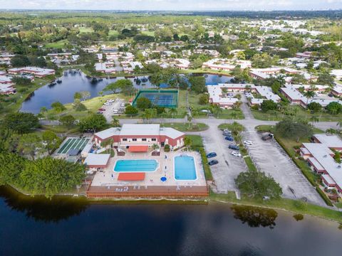Tiny photo for 737 Nantucket Circle #B, Lake Worth, FL 33467 (MLS # R11163429)