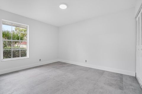 Tiny photo for 737 Nantucket Circle #B, Lake Worth, FL 33467 (MLS # R11163429)