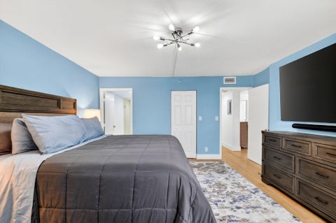Tiny photo for 6866 Huntington Lane #602, Delray Beach, FL 33446 (MLS # B26030656)