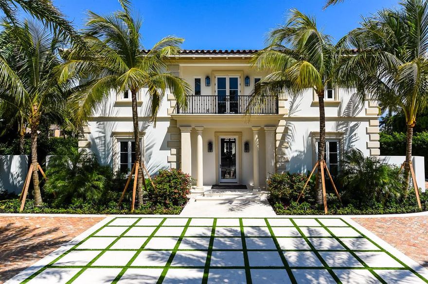 Beautiful new construction in Midtown 7,788 sq ft.this gorgeous estate features six bedrooms and seven and a half baths. Stunning Master Suite with dual baths and walk-in closets. Every need is accounted for with an elevator, full house generator, and two car garage with a beautiful guesthouse just beyond the pool. Estate features fabulous entertaining areas, including a large living room with a fireplace. Wine bar family room with a fireplace and eat-in kitchen with 12 foot island with top-of-the-line appliances, along with a formal dining room with full-service butler's pantry.

A serene master retreat beckons, with his and hers spa baths and luxurious custom dressing rooms. Your master sanctuary also affords you access to a private balcony for still more sunshine and fresh air. A serene master retreat beckons, with his and hers spa baths and luxurious custom dressing rooms. Your master sanctuary also affords you access to a private balcony for still more sunshine and fresh air.