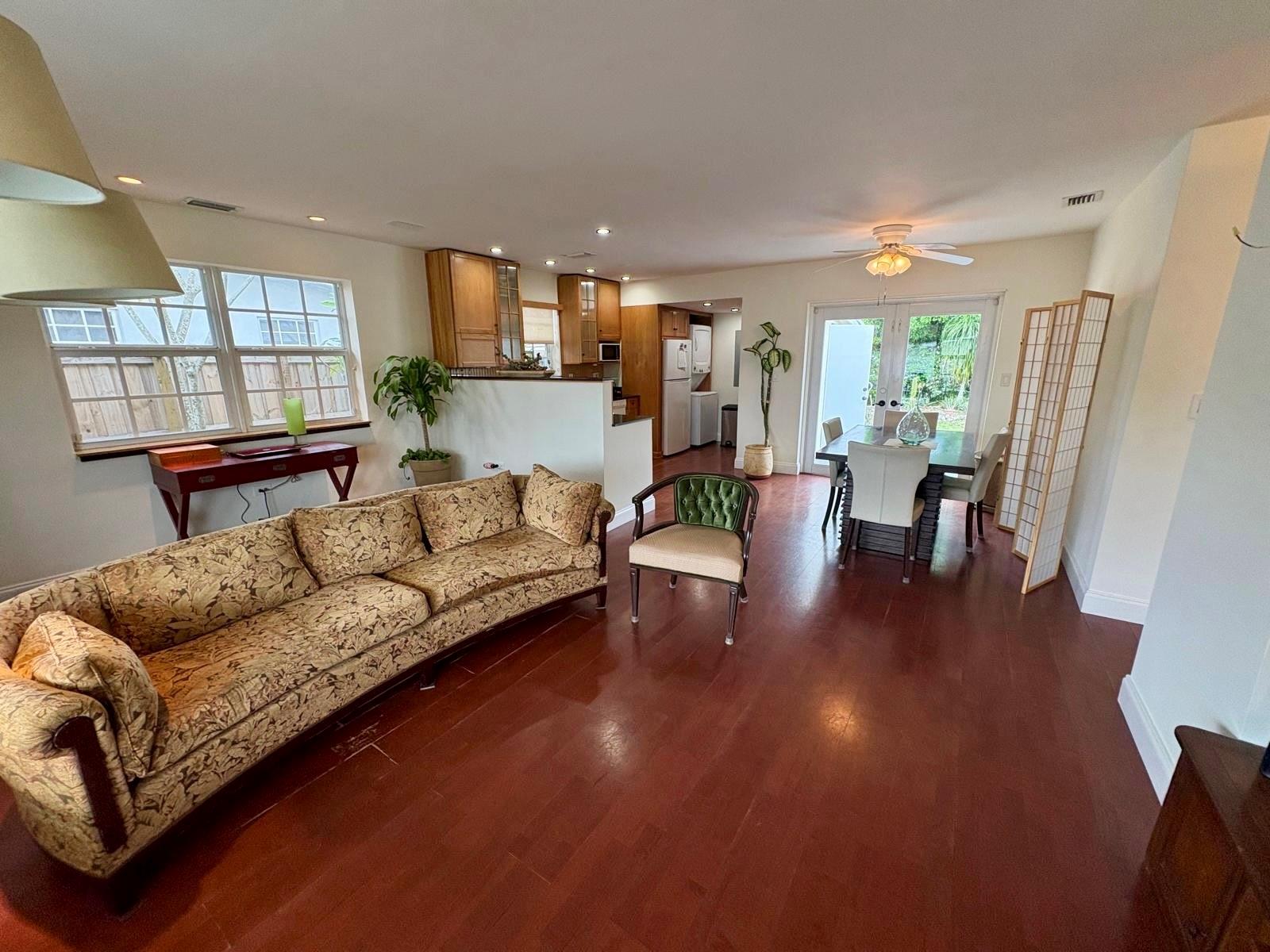 2441 Gulfstream Dr