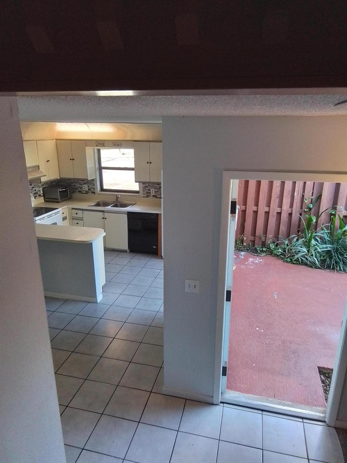 LAWNWOOD ADDITION - Residential Lease