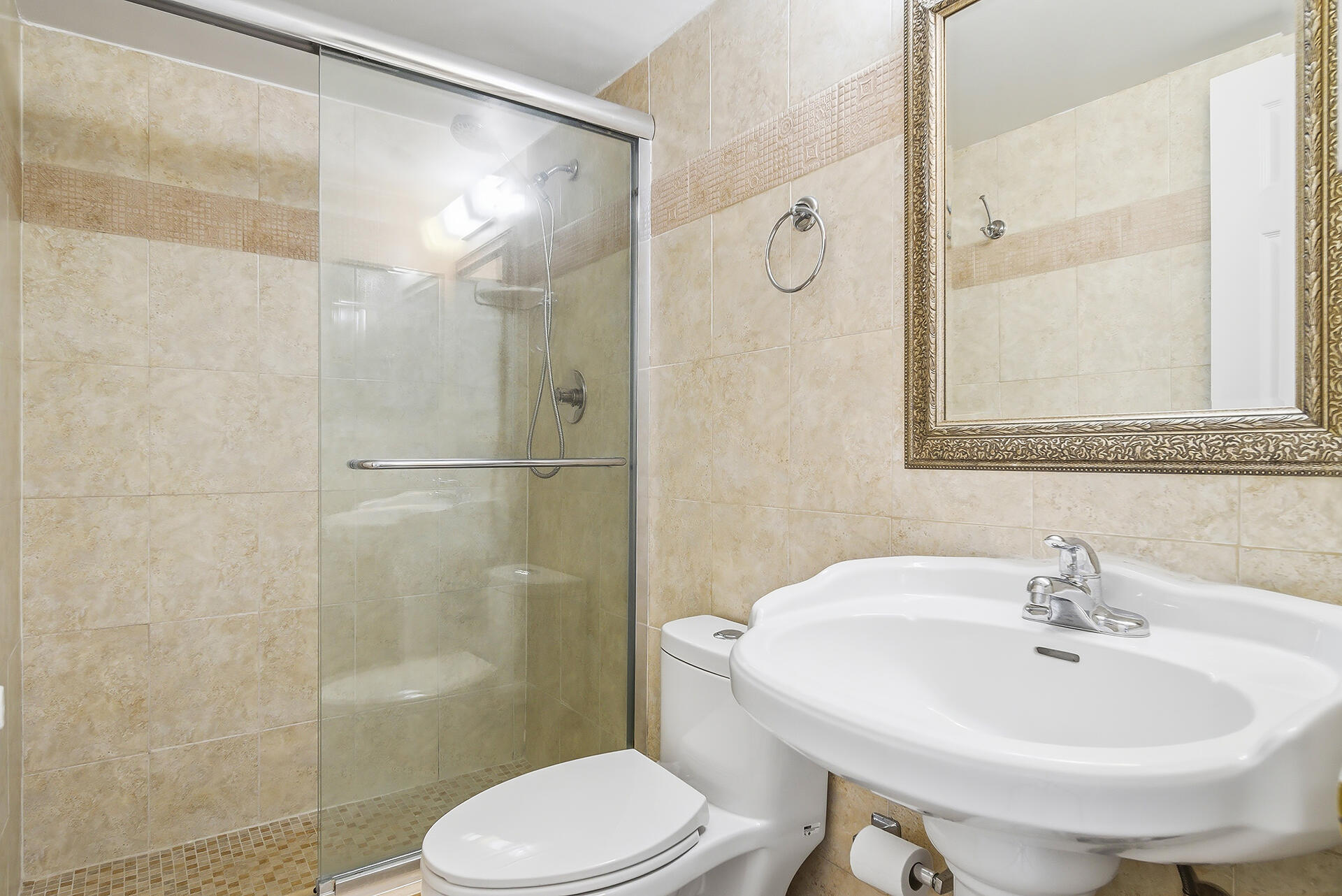 HORIZON EAST CONDO - Residential