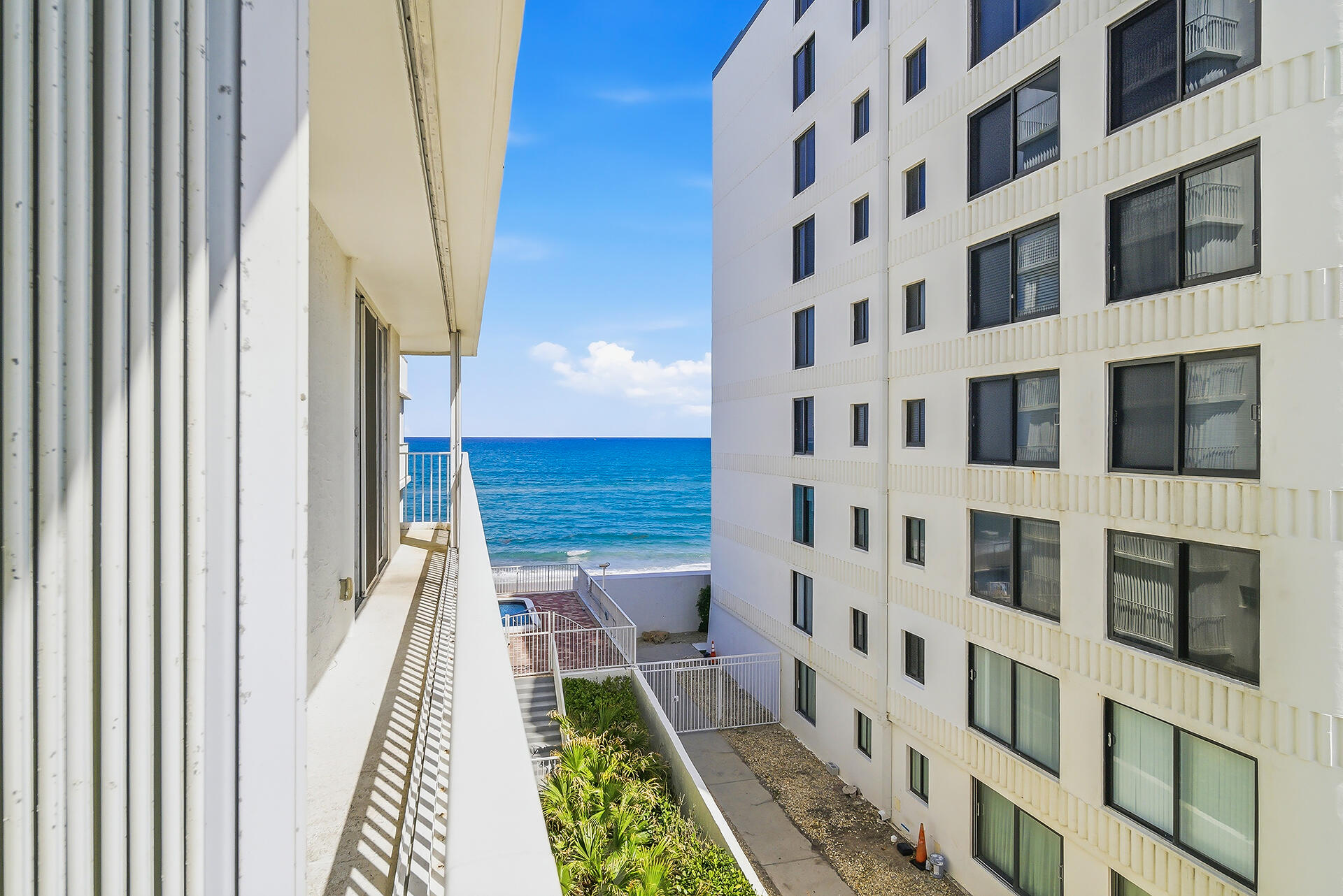 HORIZON EAST CONDO - Residential