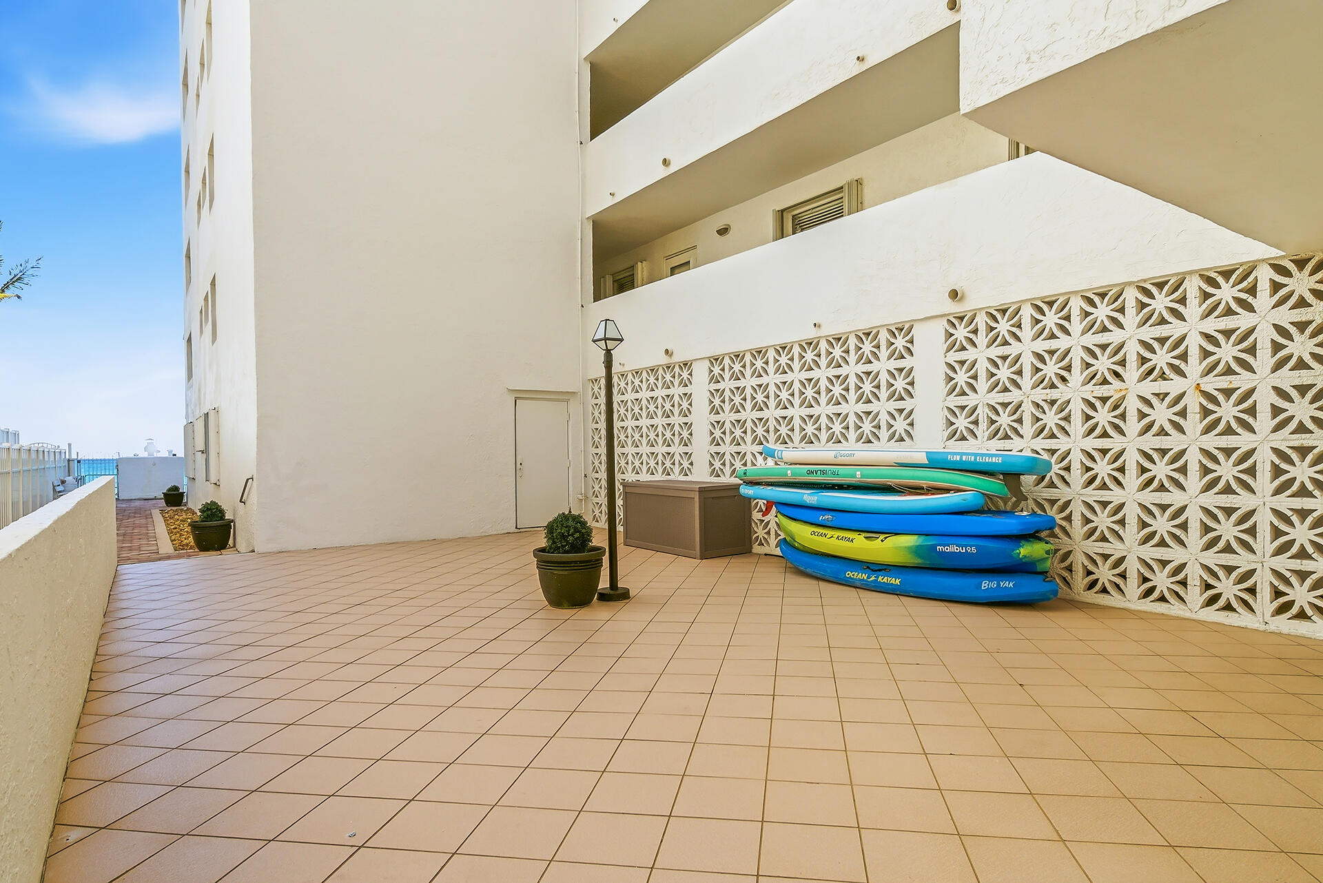 HORIZON EAST CONDO - Residential