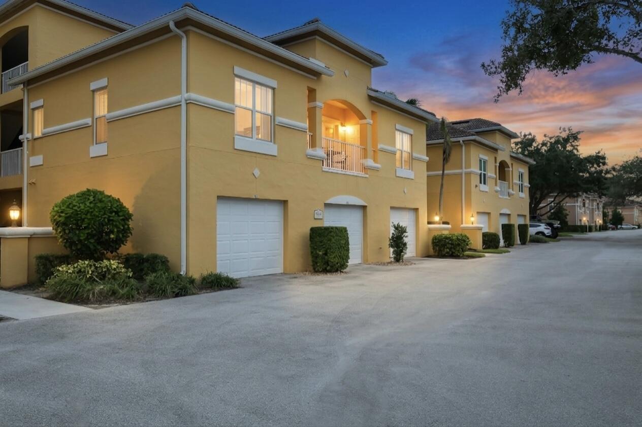 FAIRWAYS AT GRAND HARBOR - Residential