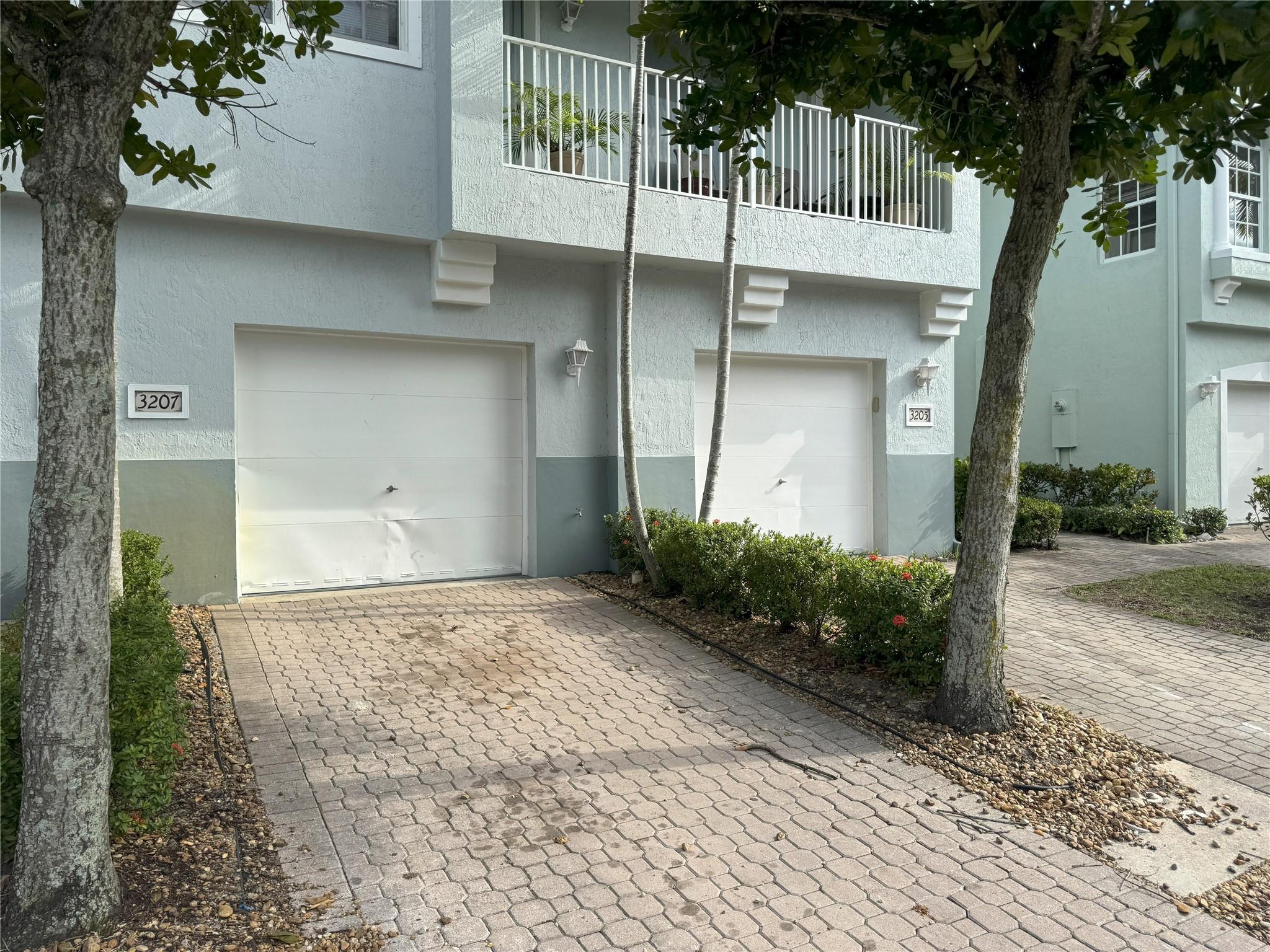 THOUSAND OAKS - Residential
