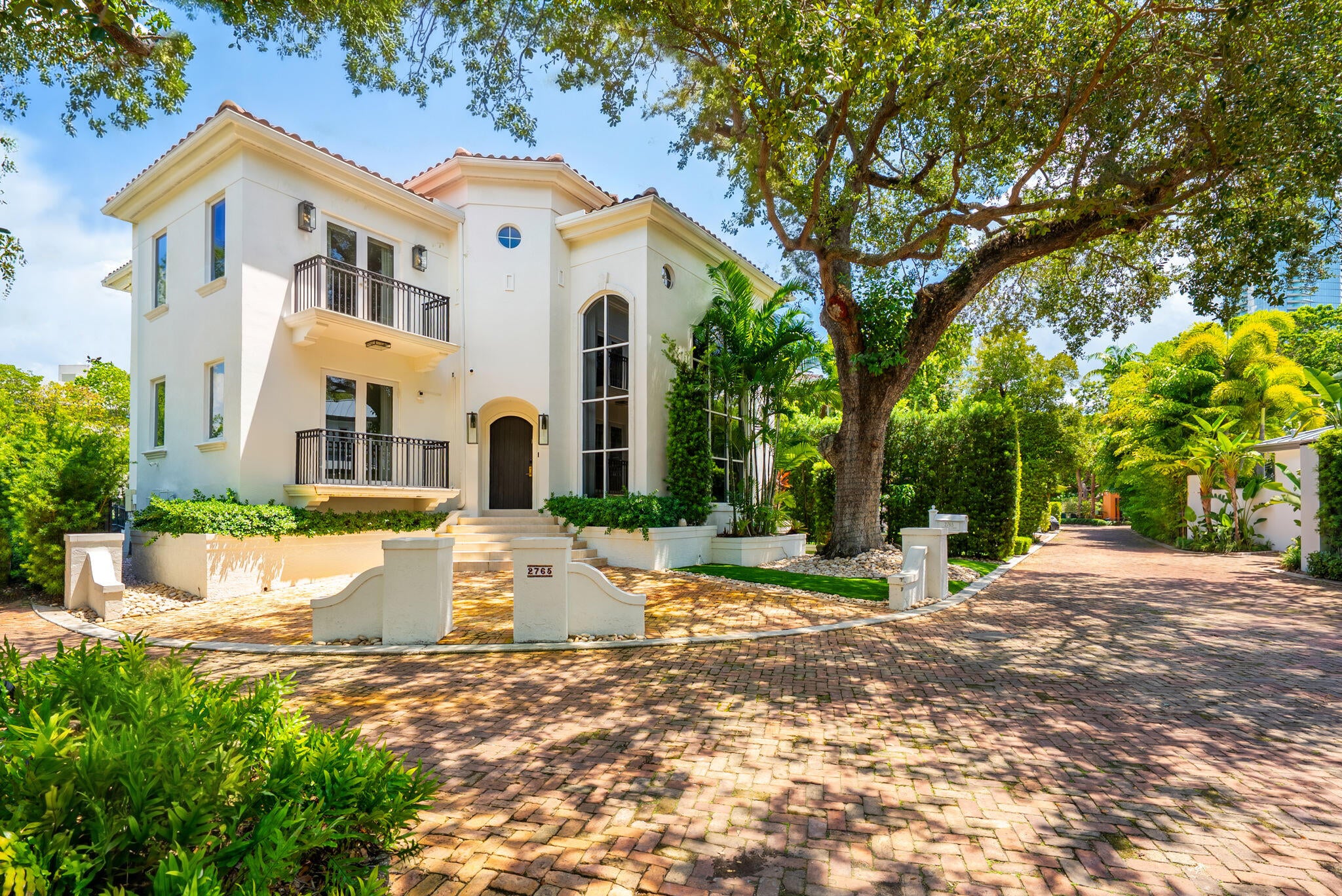 2765 Brickell Court