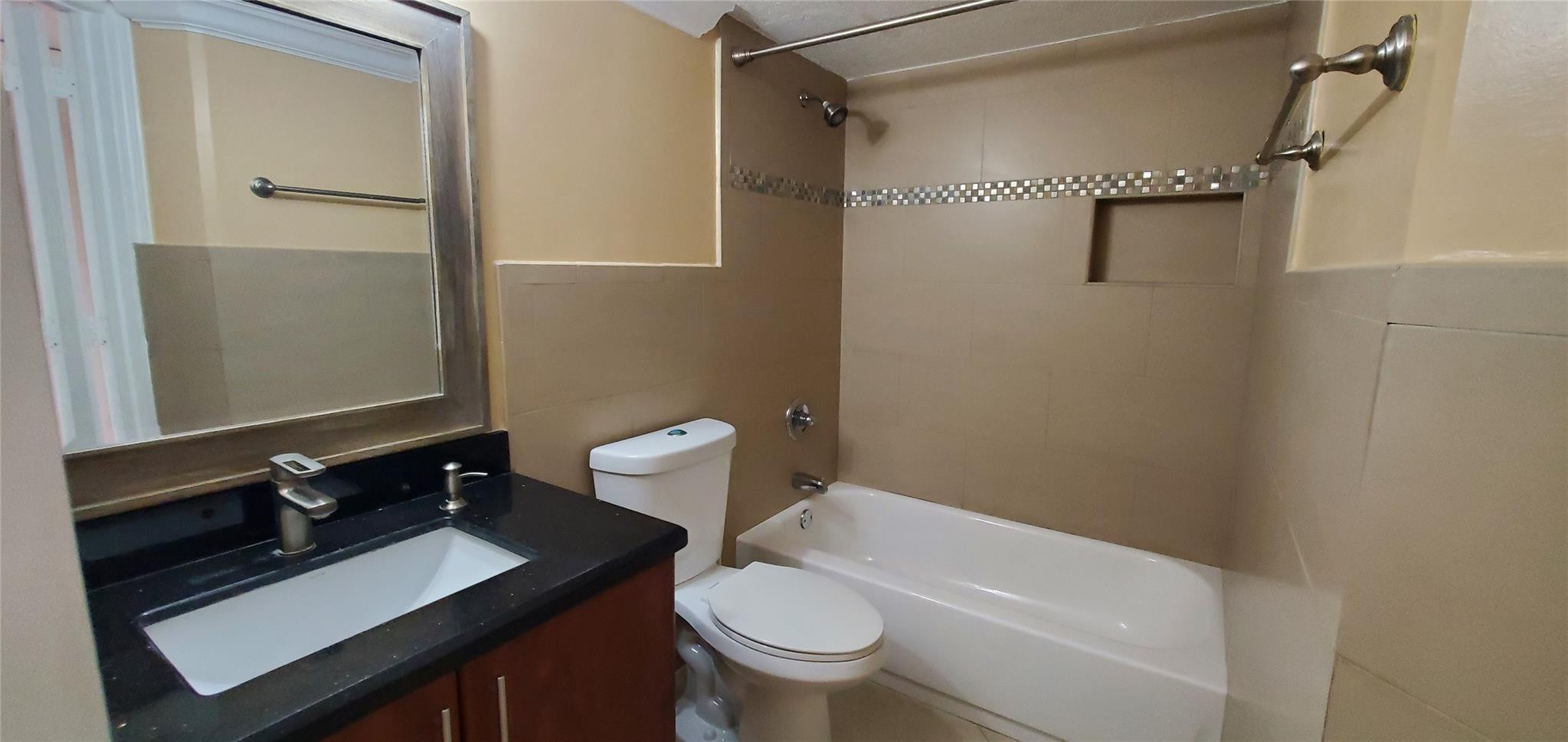 EDGEWATER - Residential