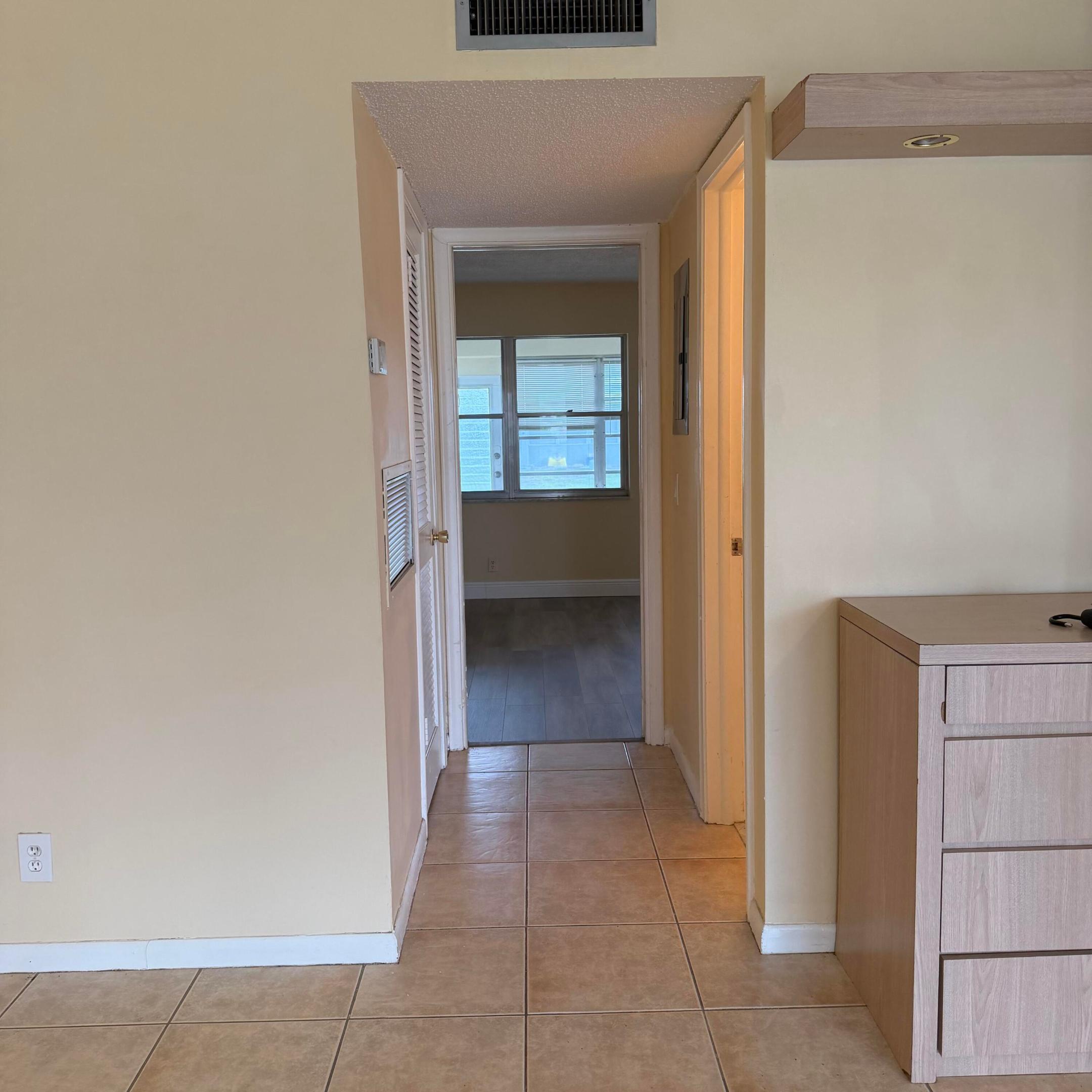 HIGH POINT OF DELRAY BEACH CONDO SEC III - Residential Lease