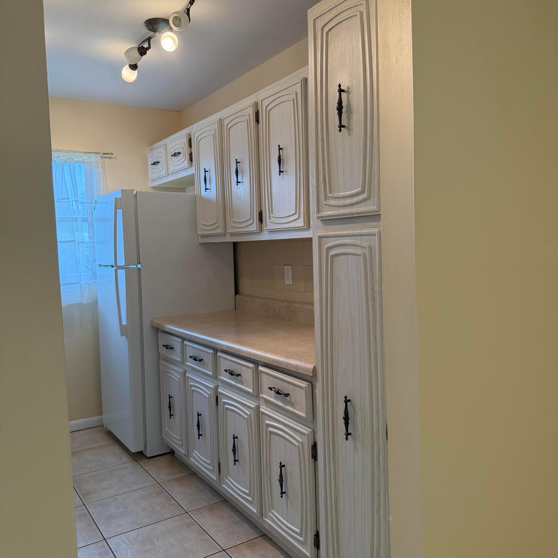 HIGH POINT OF DELRAY BEACH CONDO SEC III - Residential Lease