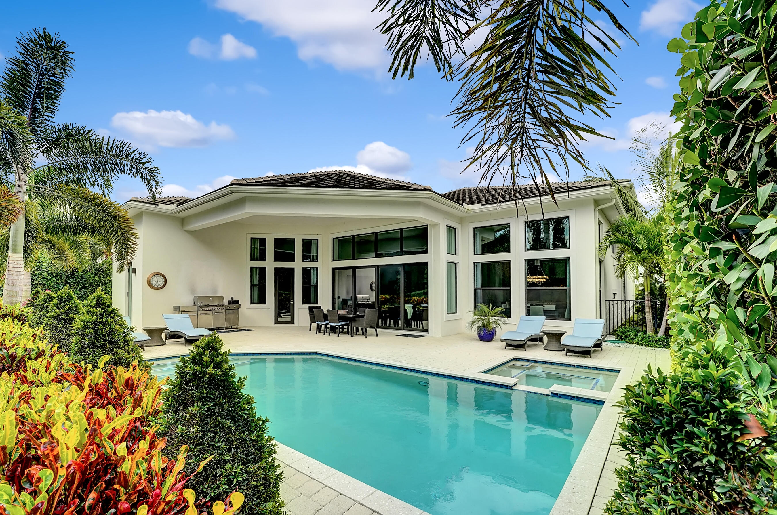 ROYAL PALM POLO - Residential