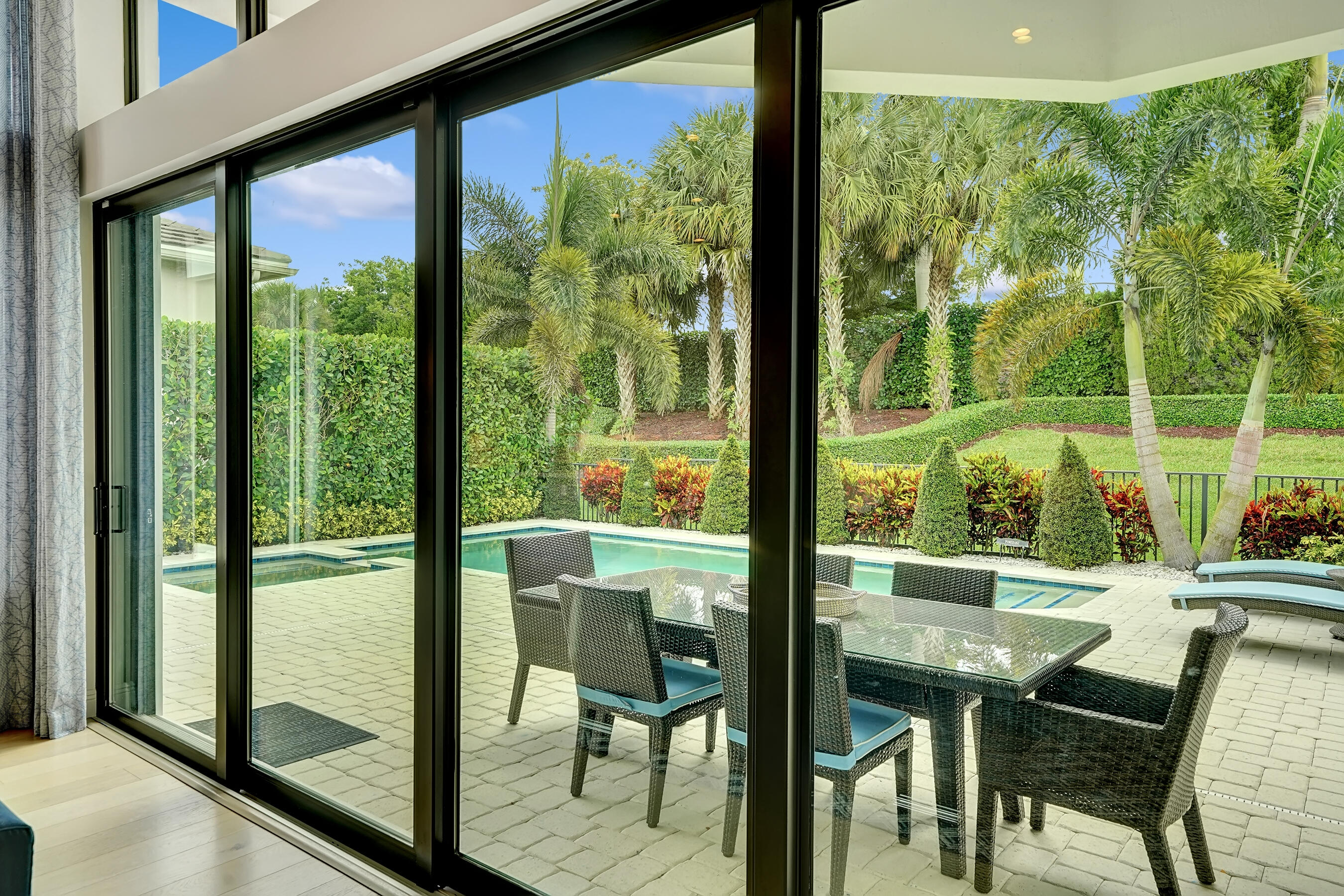 ROYAL PALM POLO - Residential