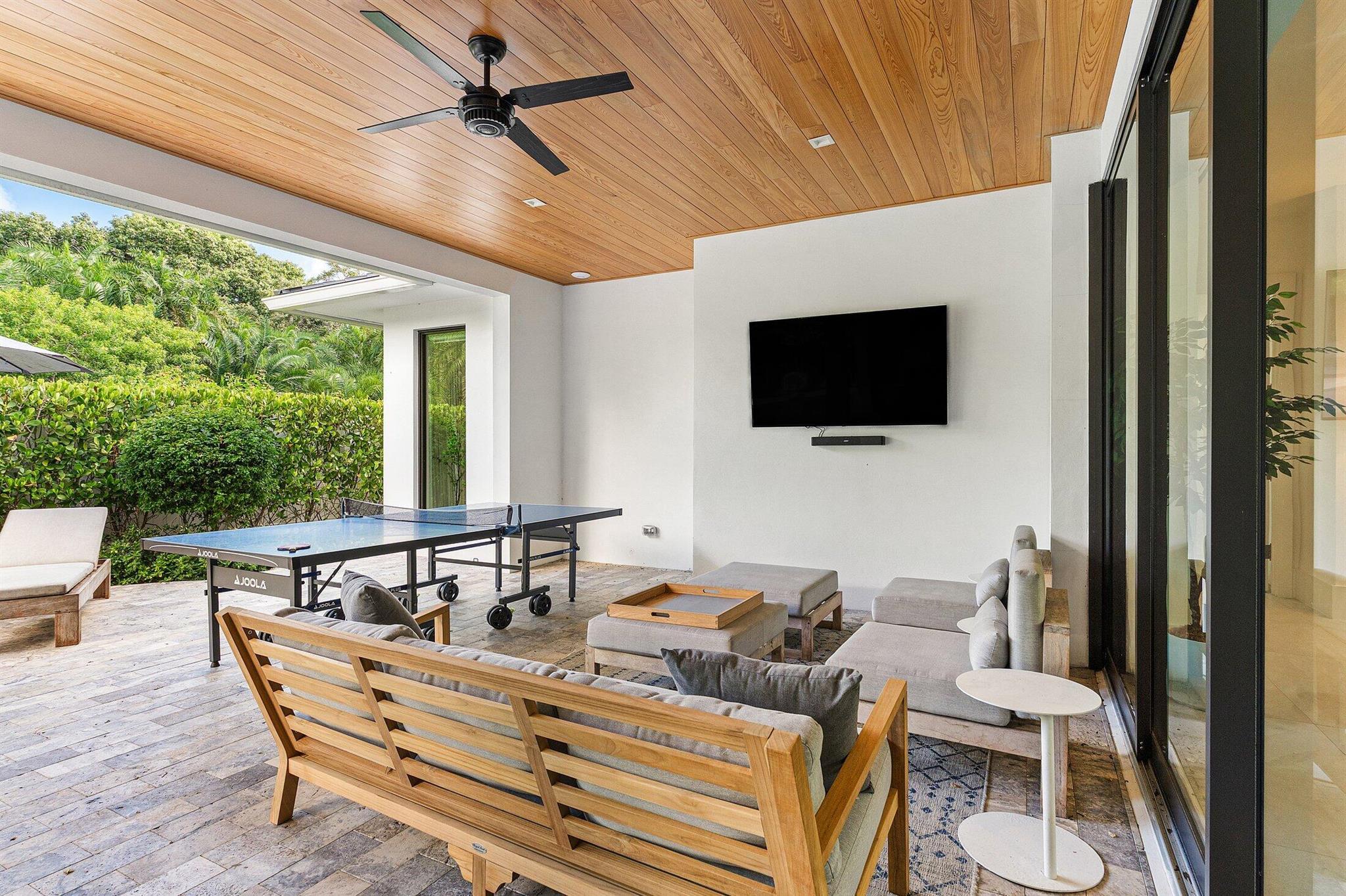 PINEAPPLE ROAD PLAT - Residential Lease