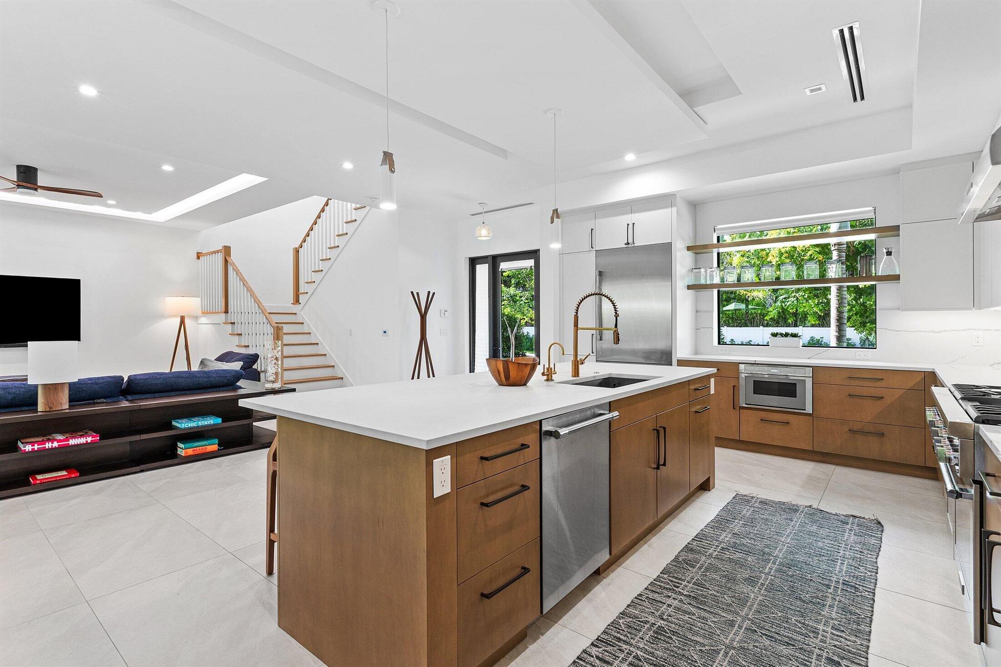 PINEAPPLE ROAD PLAT - Residential Lease