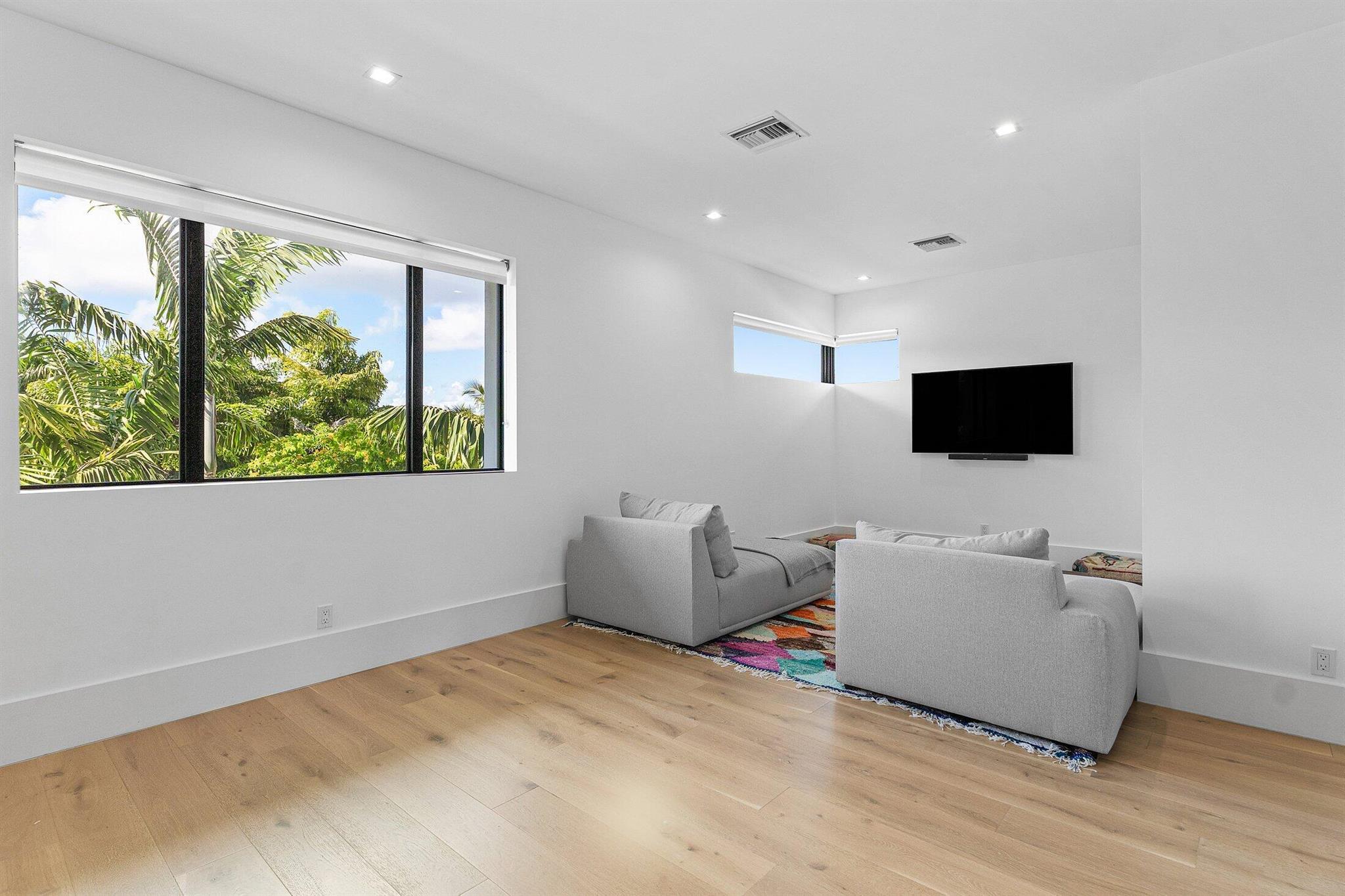 PINEAPPLE ROAD PLAT - Residential Lease