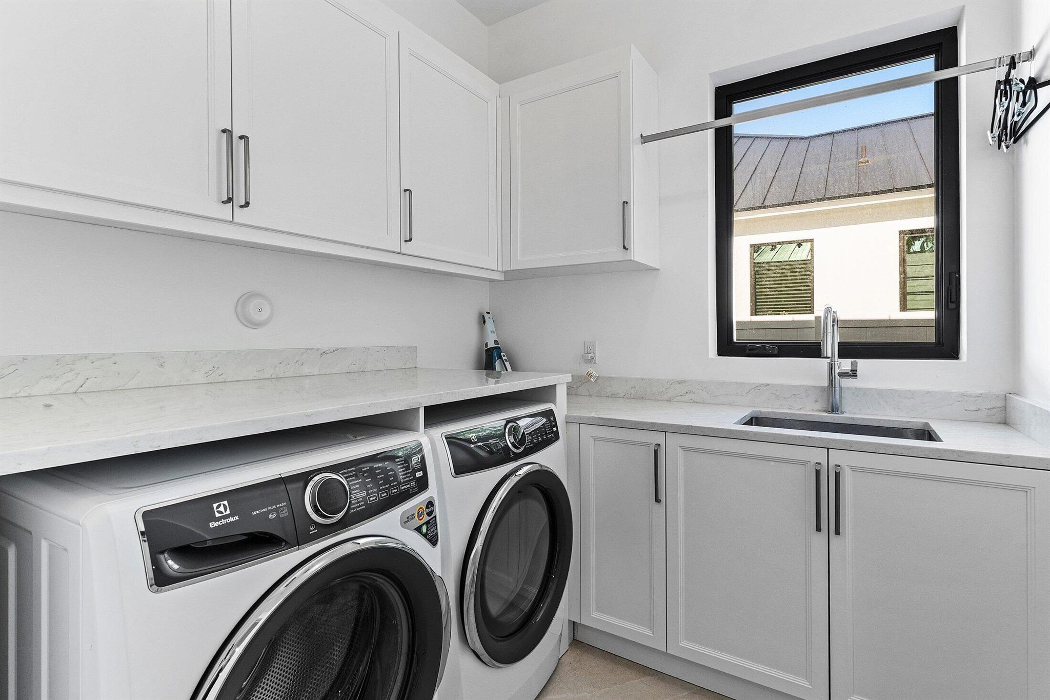 PINEAPPLE ROAD PLAT - Residential Lease