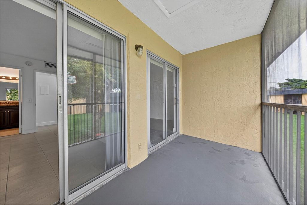 Photo of 913 Meadows Circle #913, Boynton Beach, FL 33436 (MLS # F10546782)