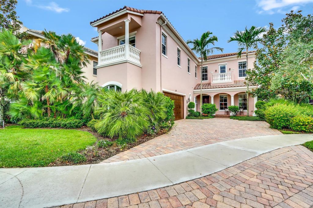 Photo of 128 Tulip Tree Court, Jupiter, FL 33458 (MLS # R11146865)