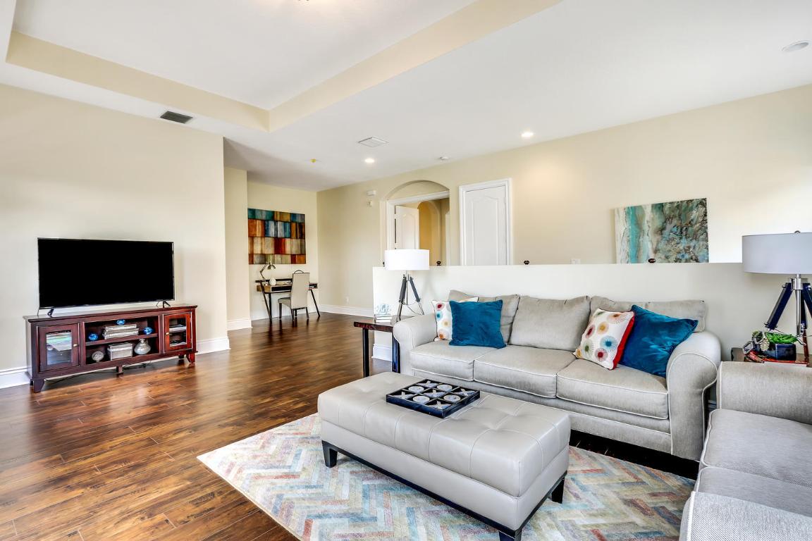 BOTANICA - Residential Lease