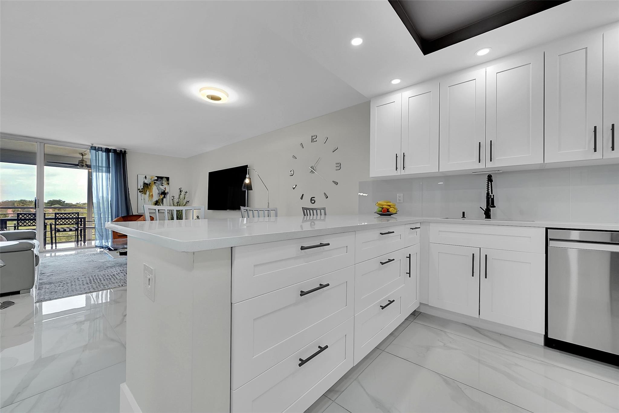 3980 Oaks Clubhouse Dr 505