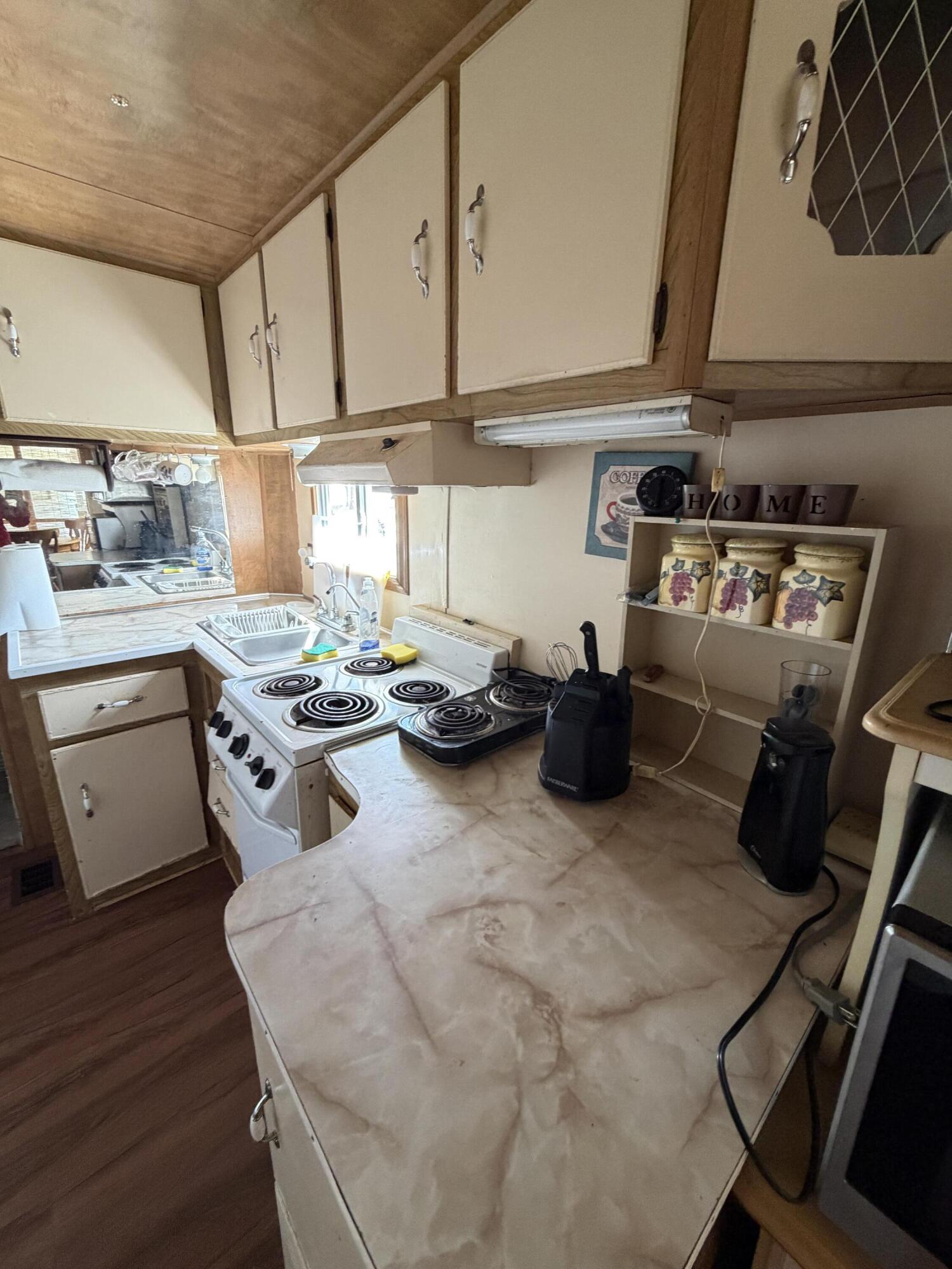ANCIENT OAKS RV RESORT NO II - Residential