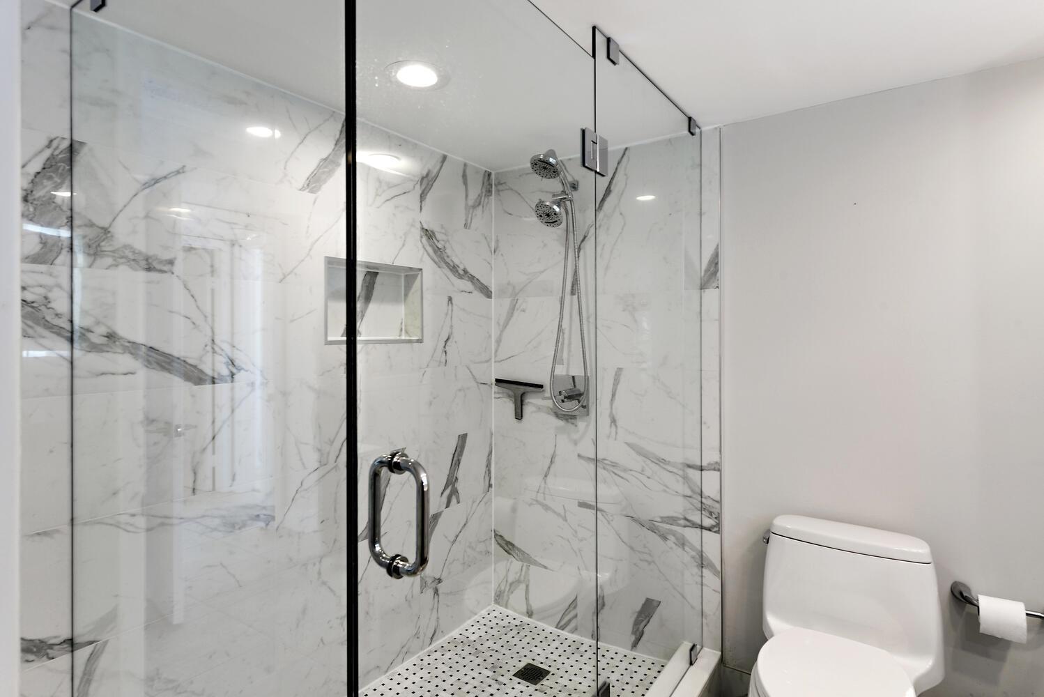 PLAZA SOUTH - Residential Lease