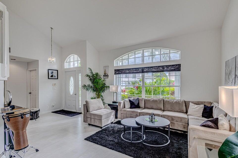 NORTH PASSAGE - Residential Lease