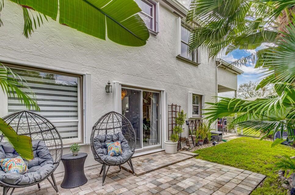 NORTH PASSAGE - Residential Lease