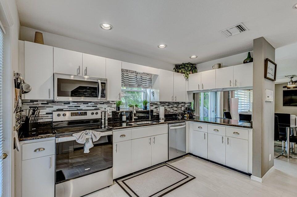 NORTH PASSAGE - Residential Lease