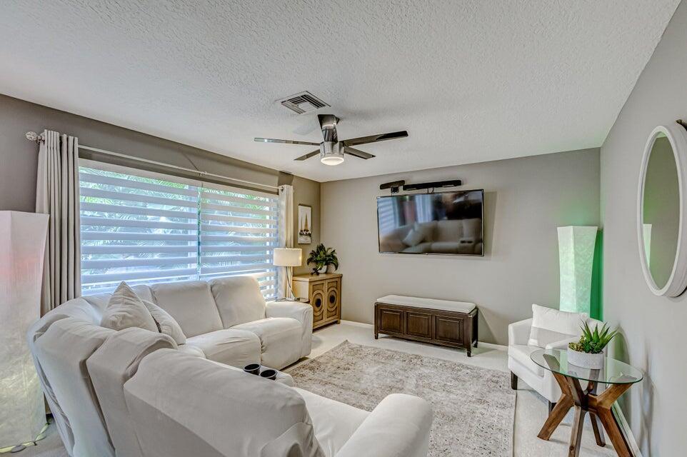 NORTH PASSAGE - Residential Lease