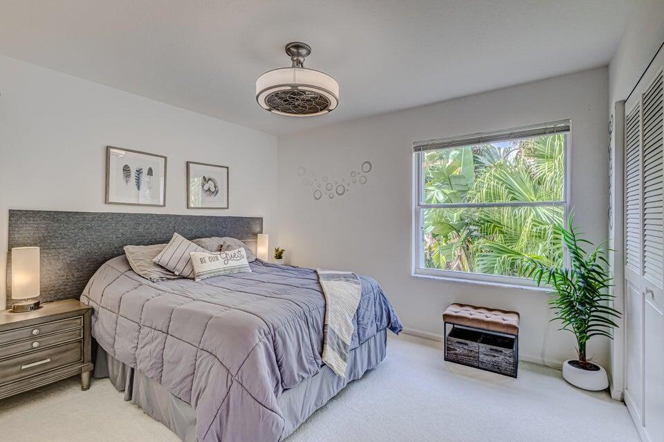 NORTH PASSAGE - Residential Lease