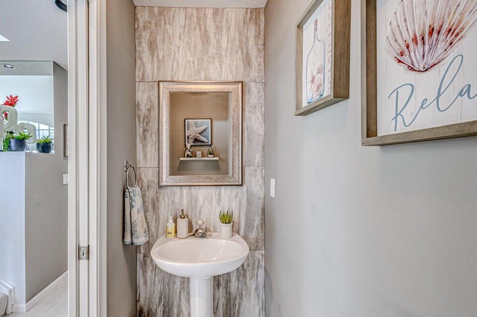 NORTH PASSAGE - Residential Lease