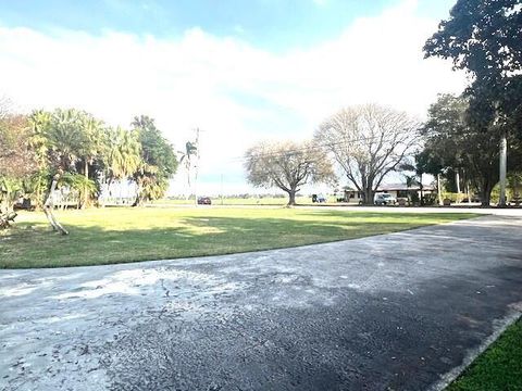 A home in Pahokee