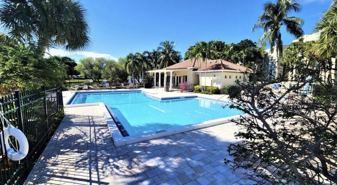 LAKESIDE CONDO - Residential