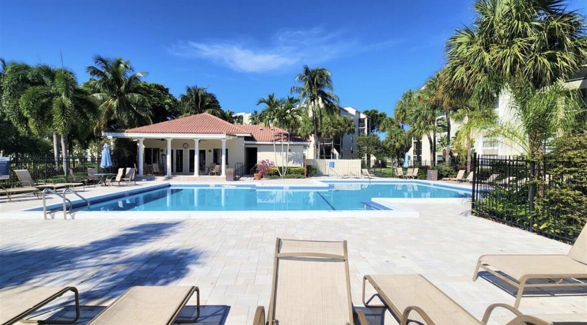 LAKESIDE CONDO - Residential