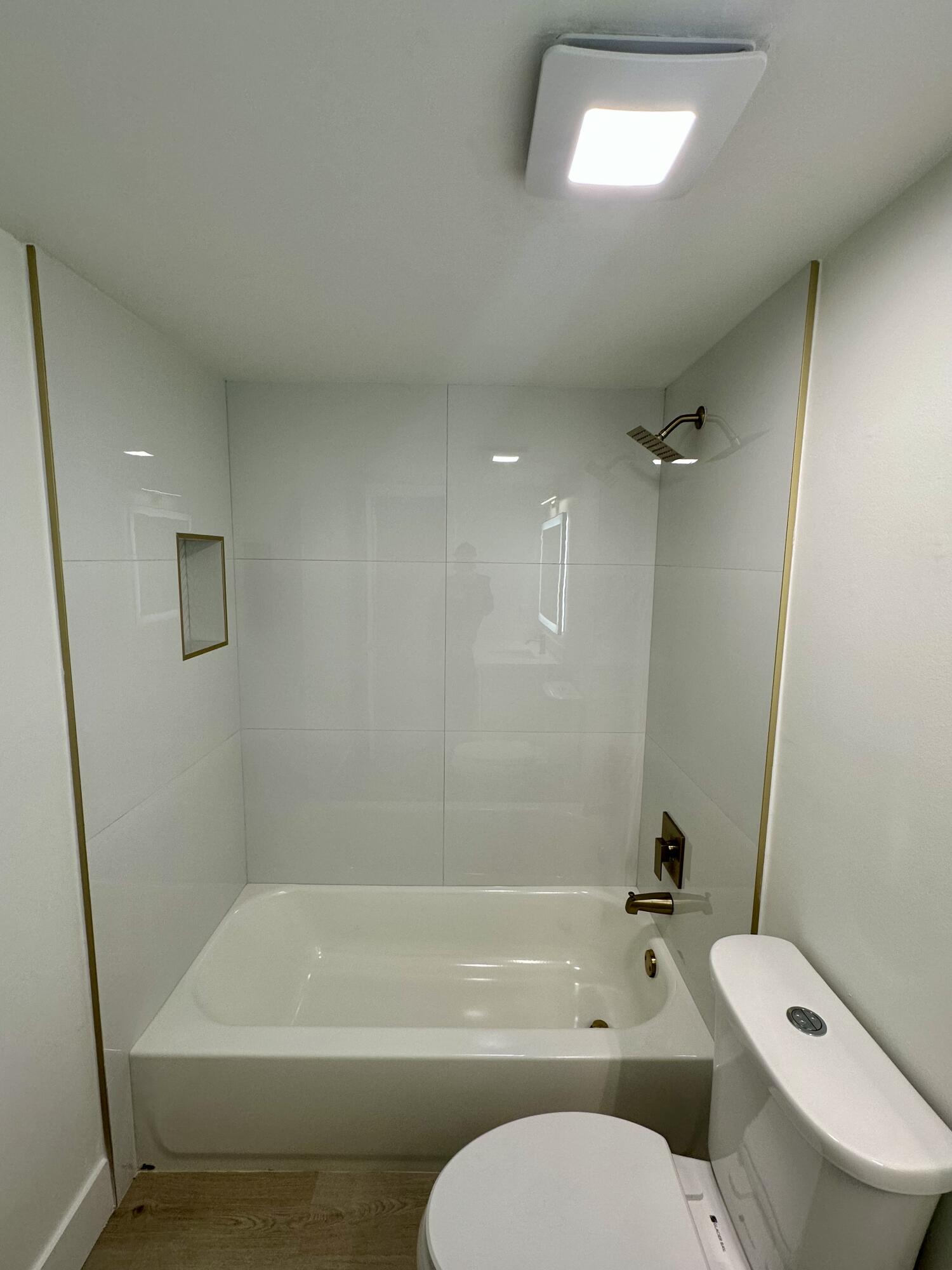 LAKESIDE CONDO - Residential