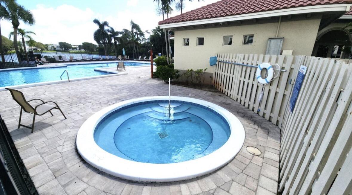 LAKESIDE CONDO - Residential