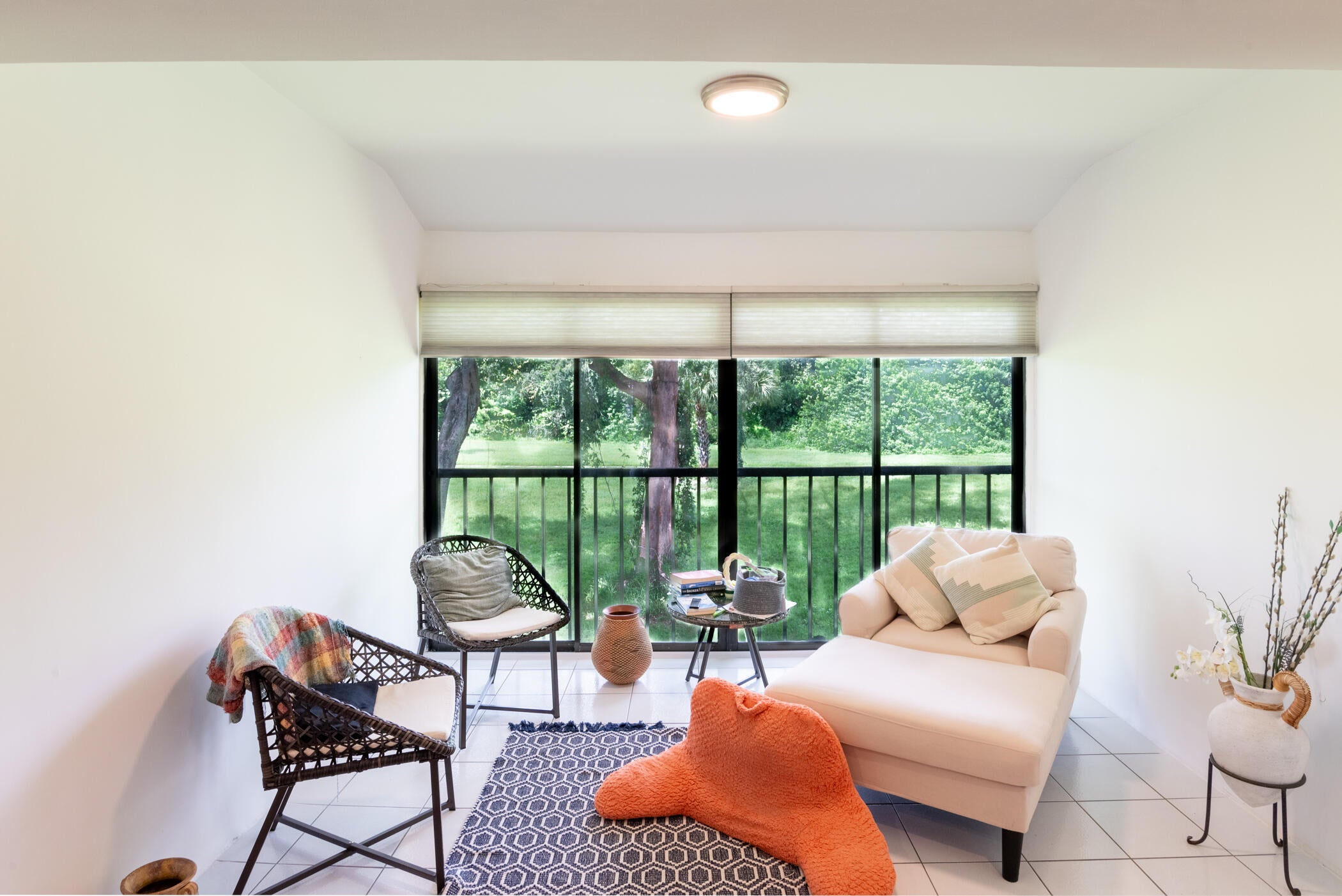 9282 Vista Del Lago D