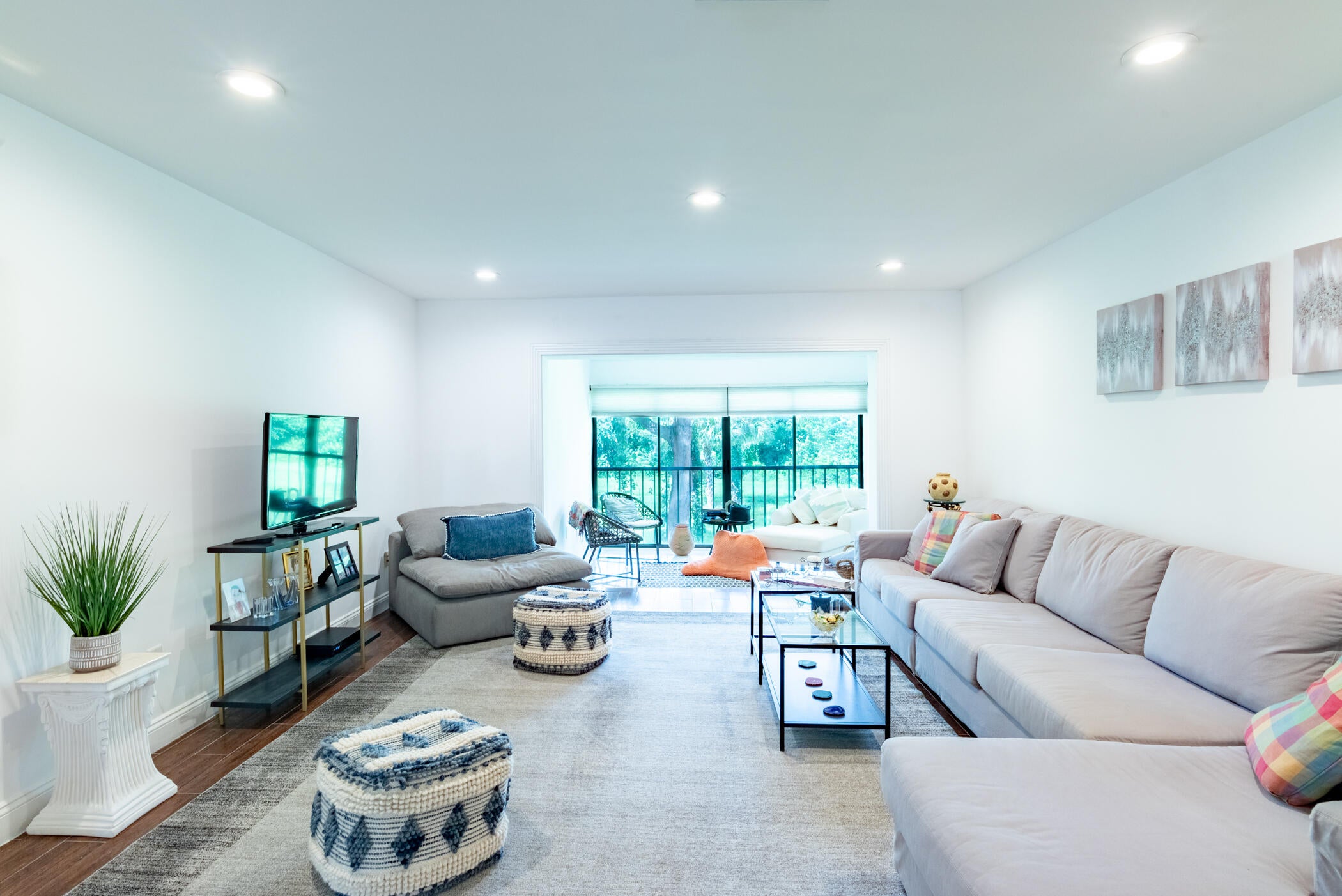 9282 Vista Del Lago D