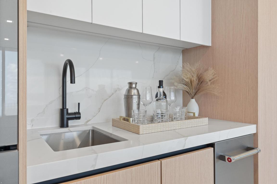 MARBELLA CONDO - Residential